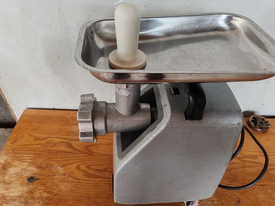 Mașină tocat carne Jupiter 863, motor 750 W putere
