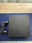 Playstation 4 slim