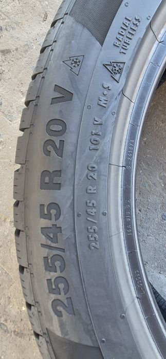 4 anvelope iarna Continental 255/45/20,ca si noi.Pretul este pe bucata