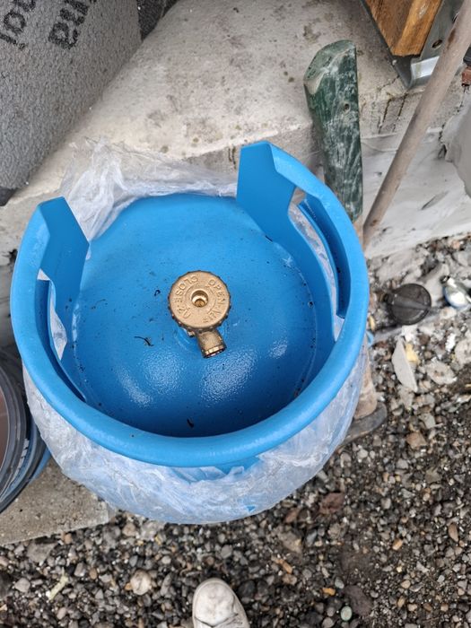 Vand butelie 50 litri cumpărată de noua se poate pune la centrala