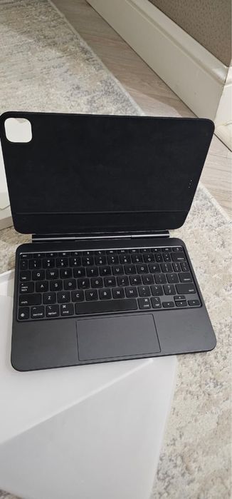 Оригинальная клавиатура для айпад про 11 дюйм М4