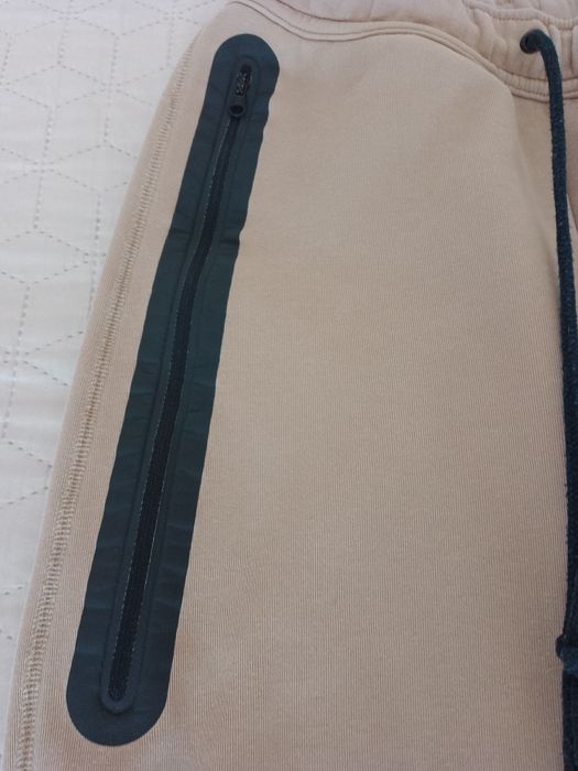 Оригинален екип Nike tech fleece,бежов,размер ХС