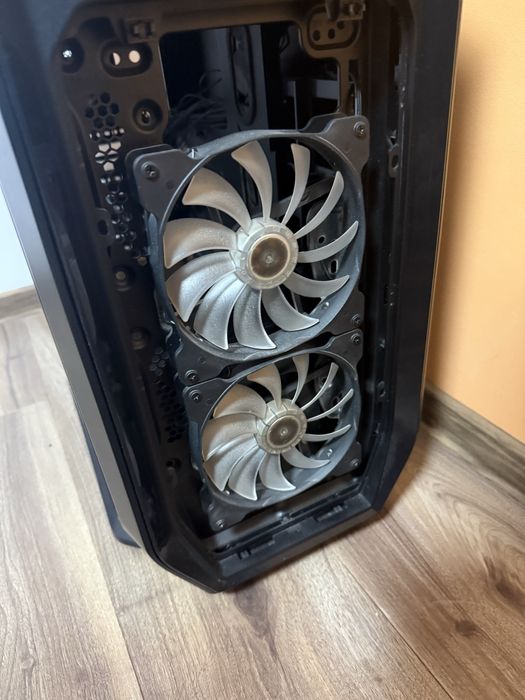 Carcasa PC Big Tower