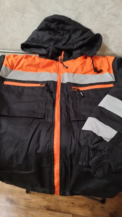 Продам зимнюю спецодежду.