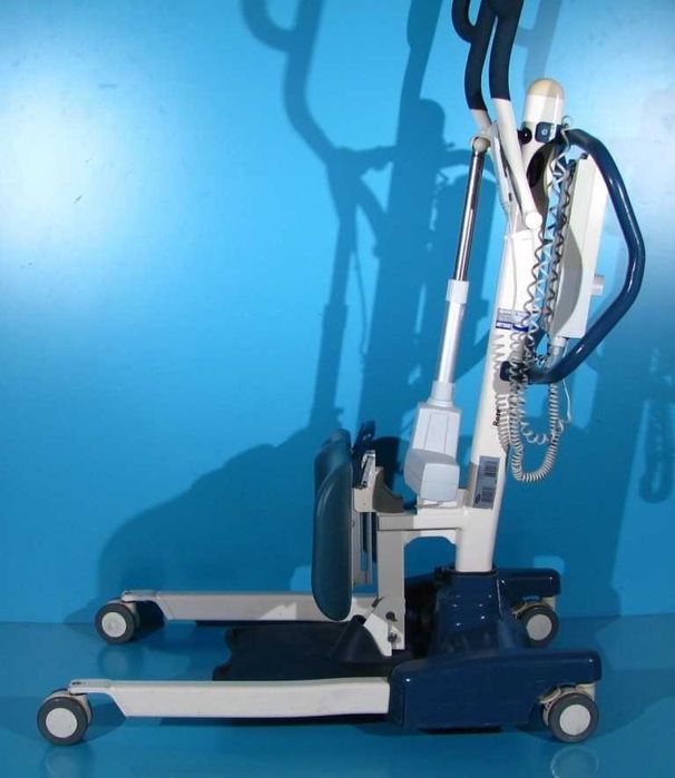 Macara/ Elevator pentru transportul pacientilor Invacare