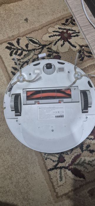 Продам робот пылесос