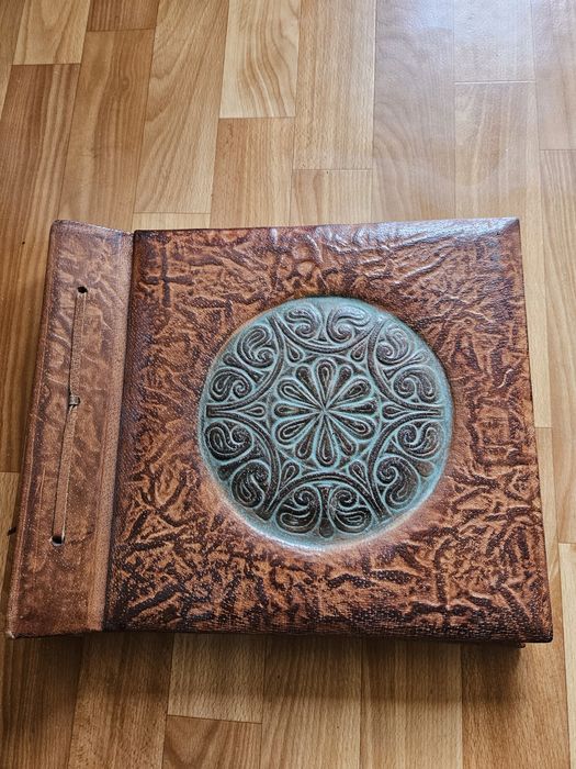 Голям кожен ретро албум