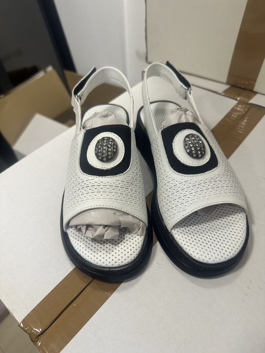 Sandale noi comode