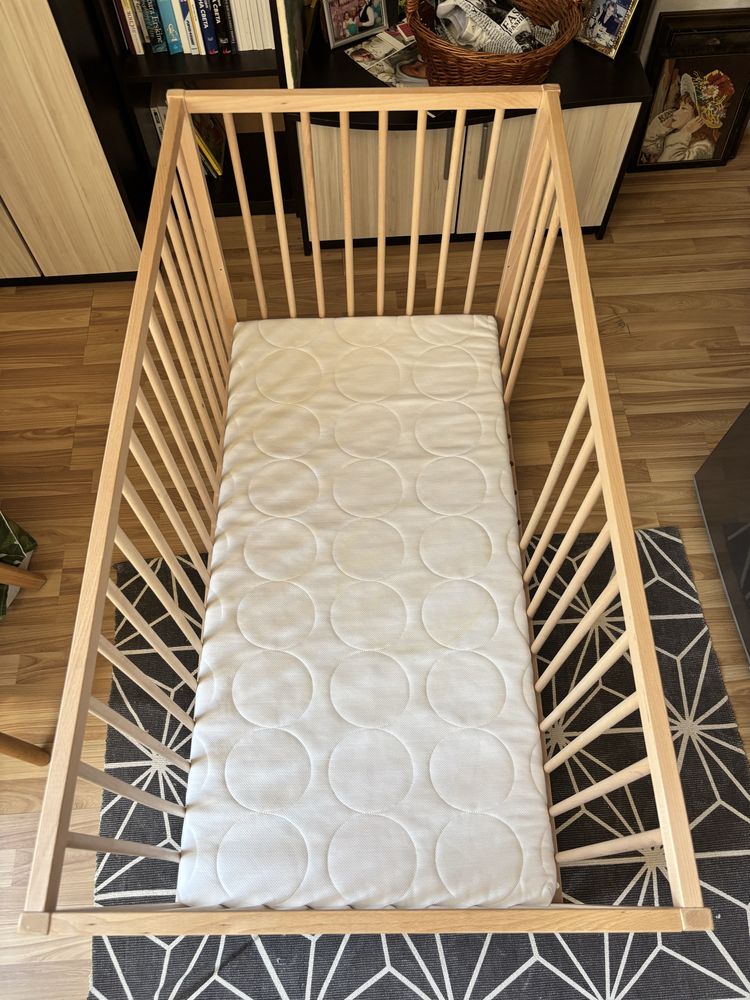 IKEA бебешко креватче и матрак