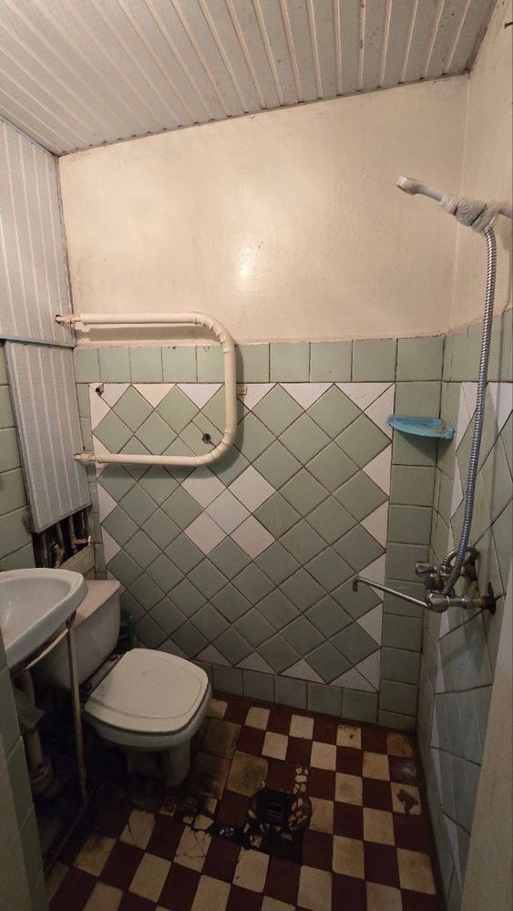 ,Чиланзар 9 кв 1/3/4 На лини Метро М.Улугбек Срочно Продам