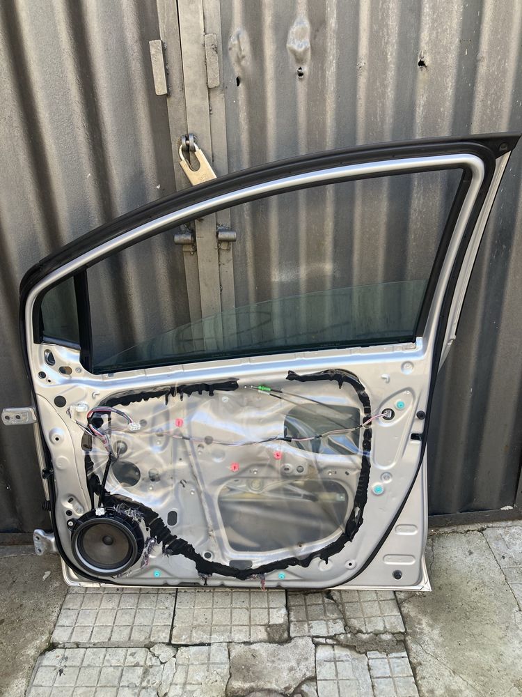 Предна дясна врата за Тойота Ярис/Toyota yaris 06-11г