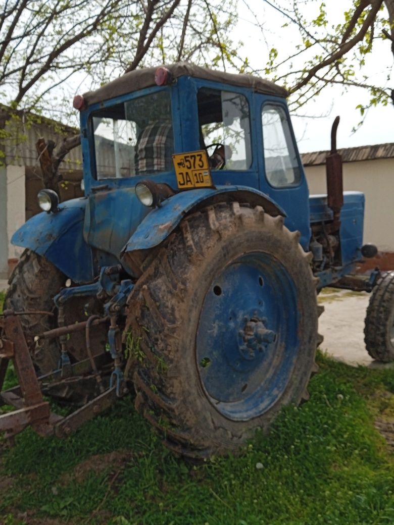 Traktor 1982 yil