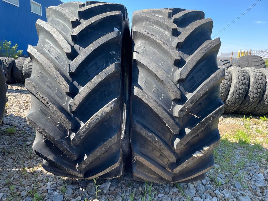 Anvelope agricole de tractor spate 4x4 710/60R42 New Holland TM FENDT