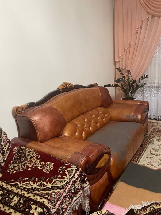 Продам диван с креслой