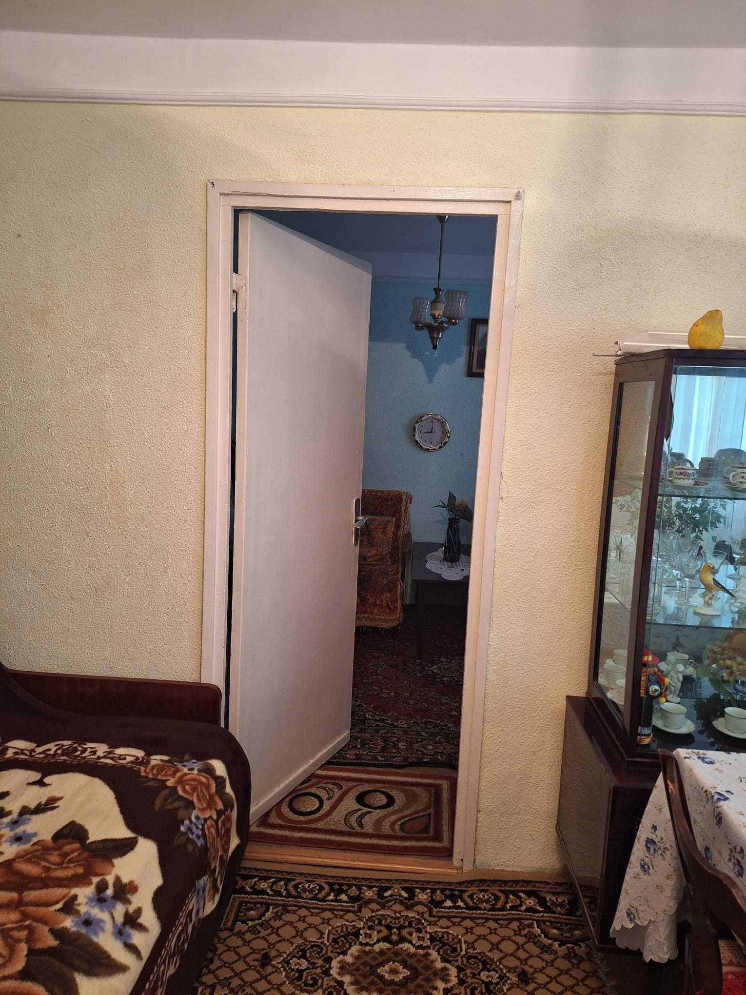 Vand apartament 2 camere Paşcani