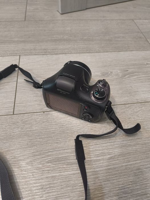 Camera sony DSC-H300