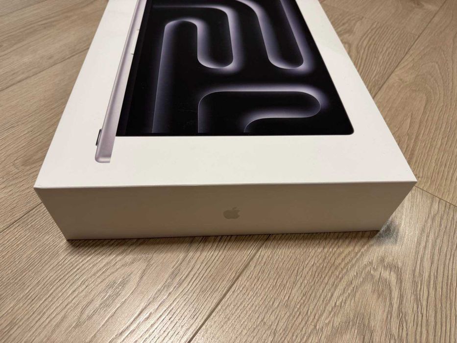 ЧИСТО НОВ MacBook Pro 16" M4 Pro Chip: 14 CPU, 20 GPU, 48RAM, 512 SSD