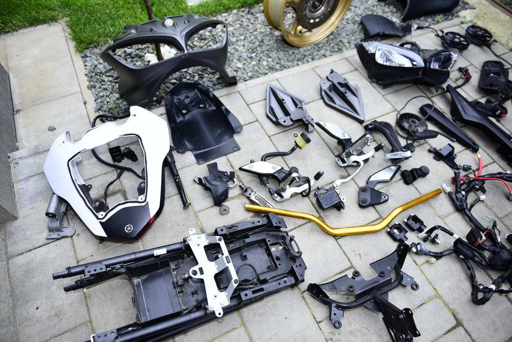 Yamaha FZ8 Fazer Carena / Far / piese   / Ghidon Rizoma / scarite /