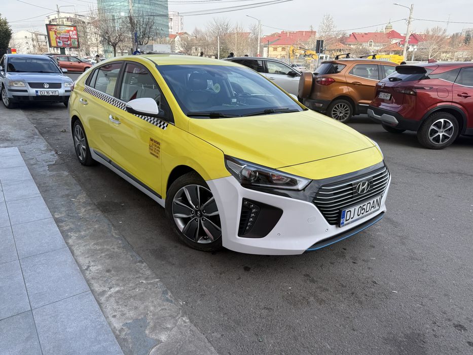 Hyndai ioniq taxi