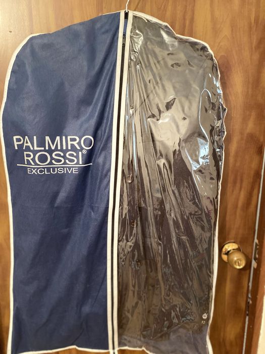 . Срочно  новый  турецкий костюм продам