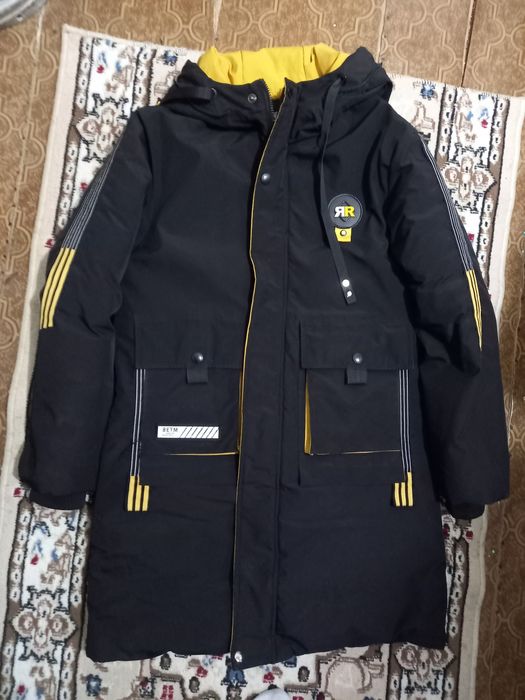 Женская зимняя куртка теплая,состояние идеальное.