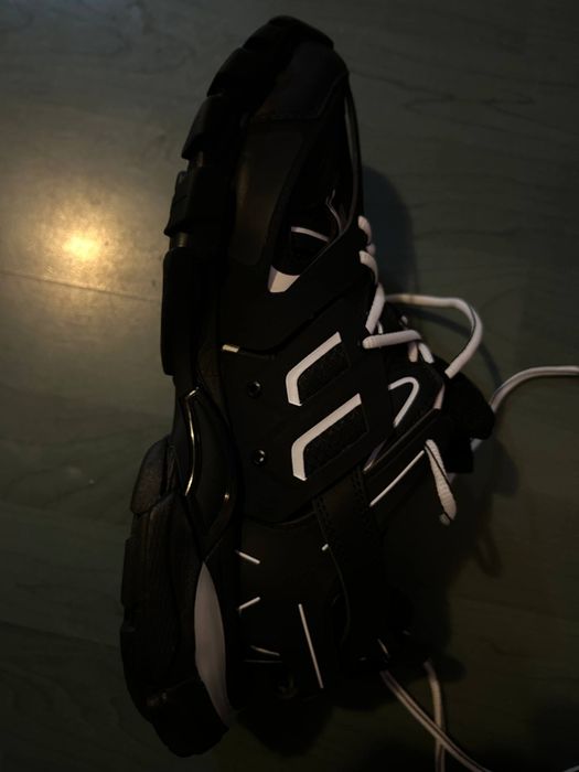 Balenciaga track cu leduri black white 2021 negri si albi confortabili