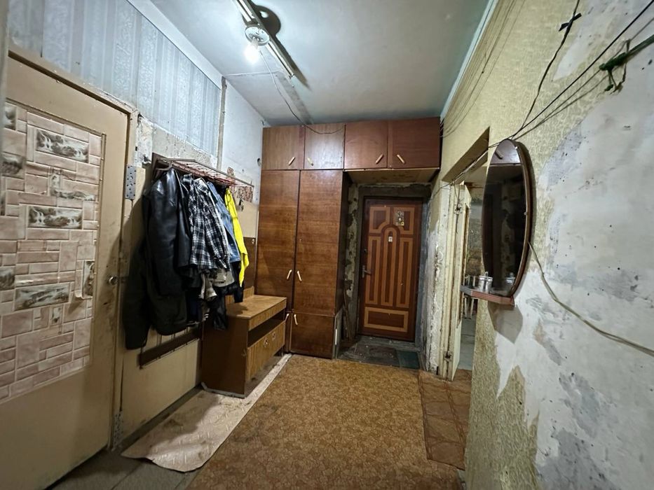 СРОЧНО Продается 5 комнатная  квартира, Массив куйлюк-5