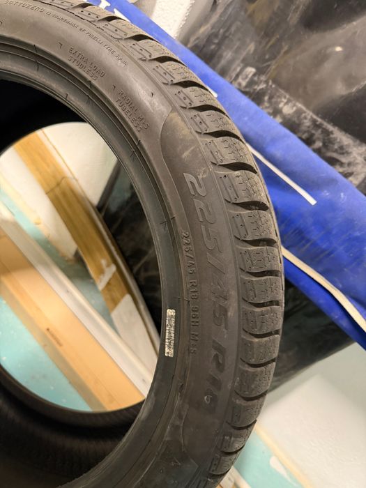 Pirelli Sotto Zero  225/45 R18 Зимна гума