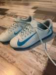 Nike детски футболни стоножки