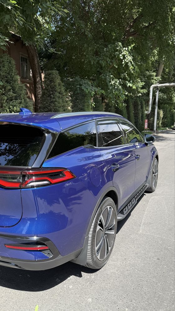Продаю своб машину BYD TANG 4.4 full 635 km
