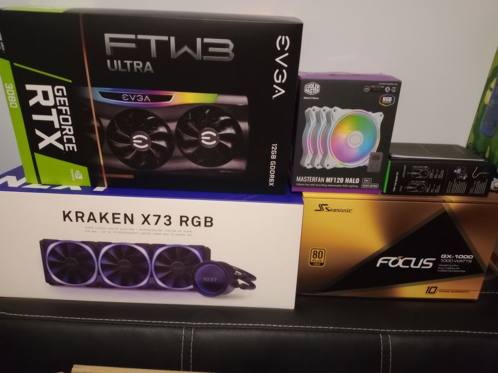 Геймърска PC конфигурация и монитор