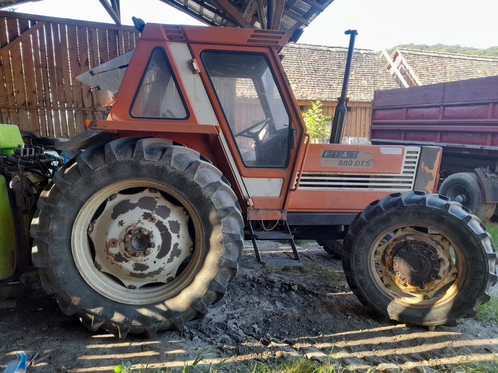 Vand Tractor Fiat 880 (5 pistoane)