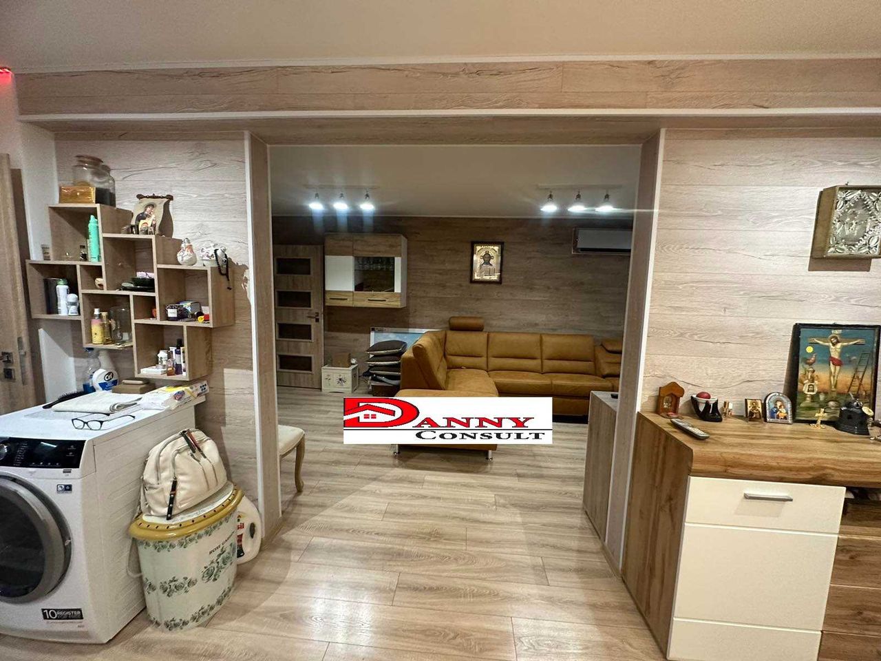 Продава се Тристаен апартамент в Велико Търново, Акация - 103 кв.м за 1797 €/кв.м - Снимка #2