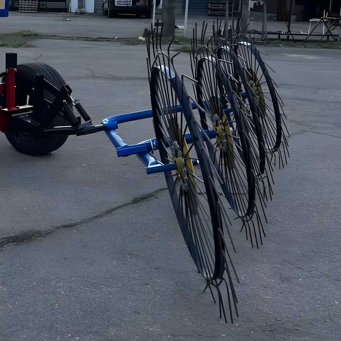 Grebla motocultor sau tractoras cu 4 sori