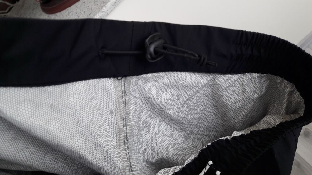 Pantaloni VAUDE impermeabili (schi drumetii montane pescuit)