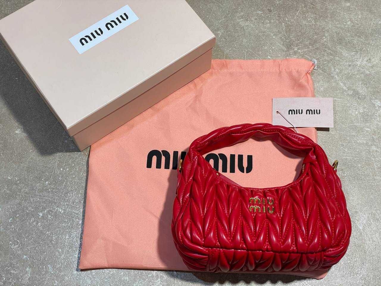 Продавам Miu Miu чанта