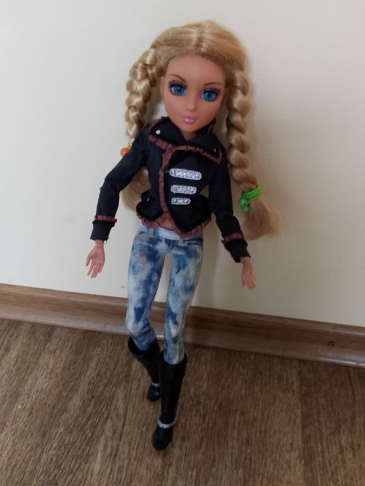 Игрушки разные  машинки и куклы