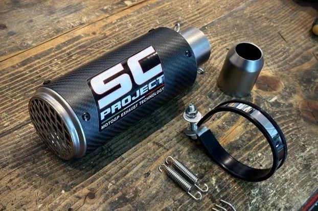 Evacuari moto carbon Sc Project/ Leovince 51mm/ toba moto racing
