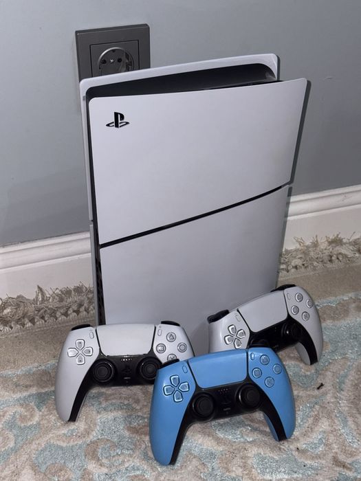 Продам Play Station 5