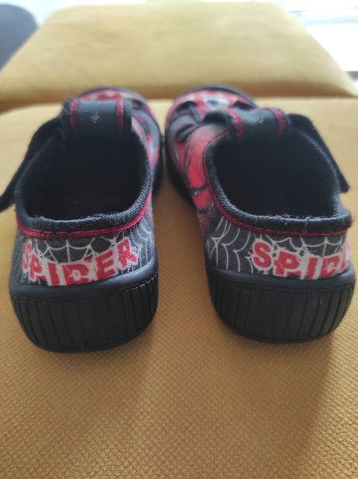 Papucei de interior/ espadrile