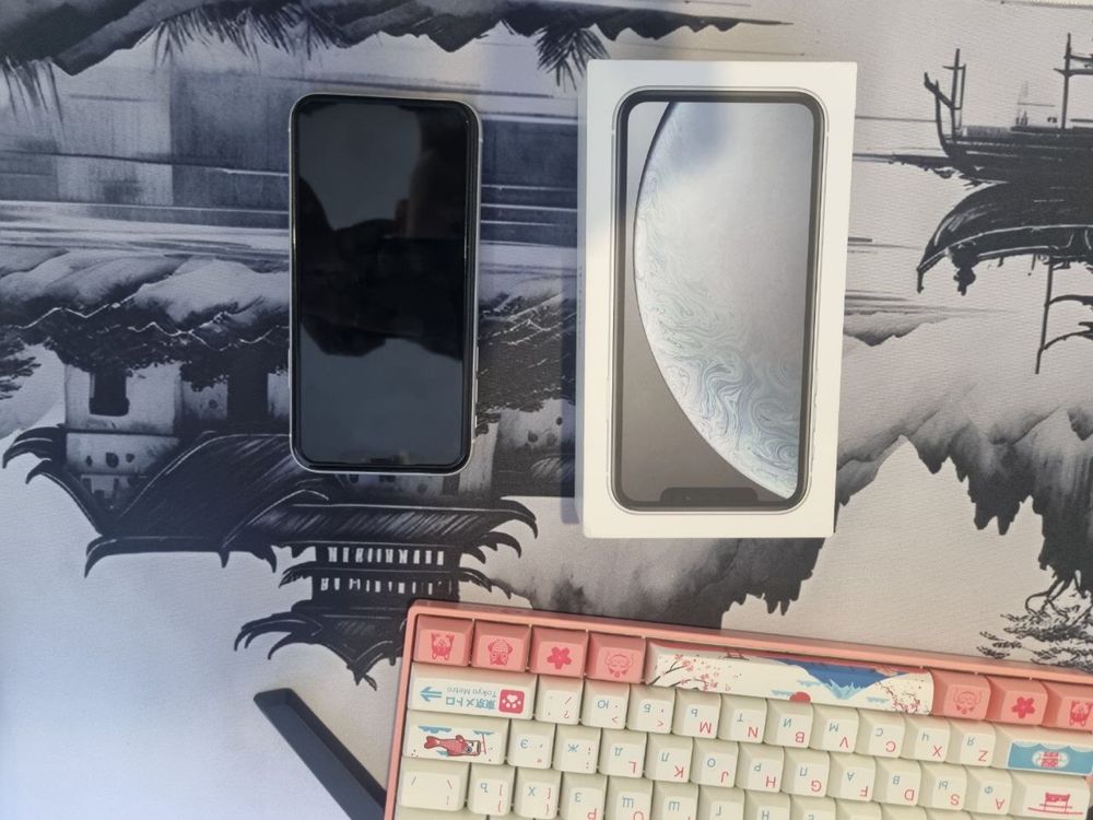 Aйфон Xr 128 белый