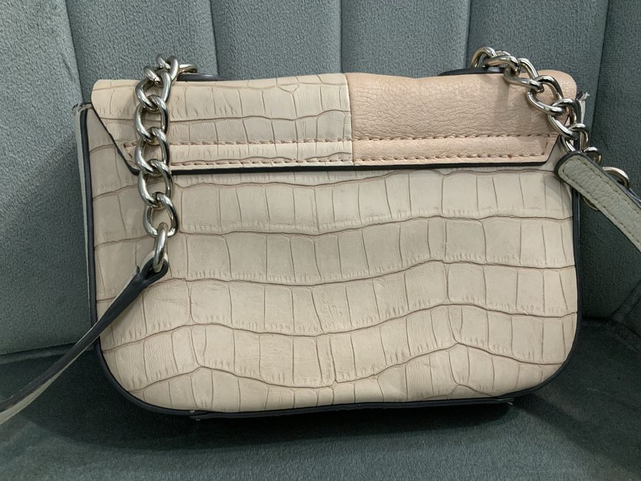 Розова чантичка Guess