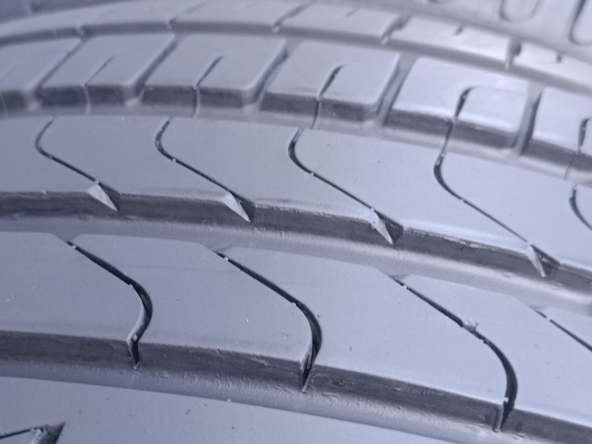 245/45/17 Pirelli