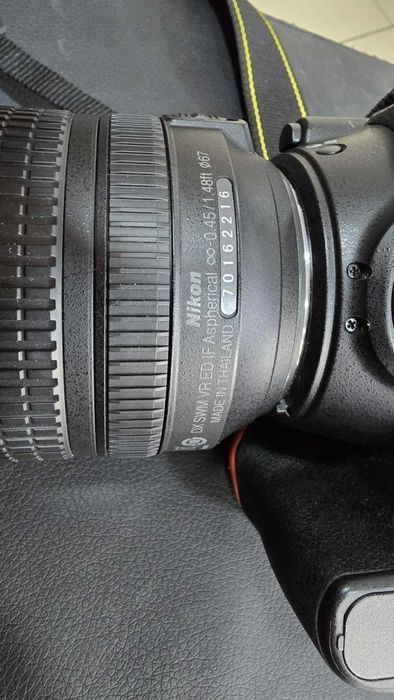 Фотоапарат Nikon D5600 + обектив Nikon AF-S DX 18-140mm