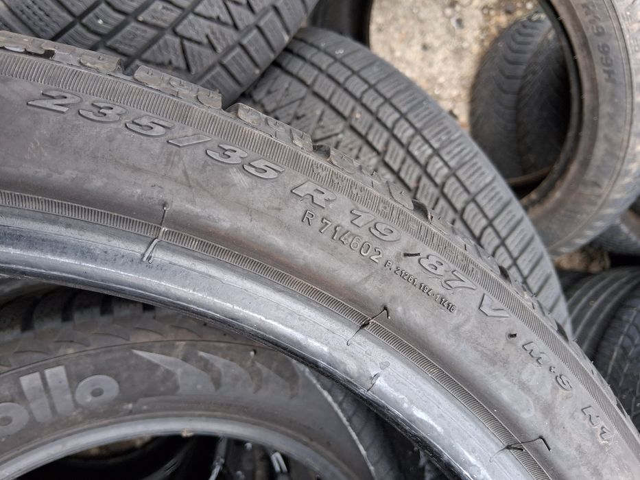 235 35 19 PIRELLI 2бр зимни