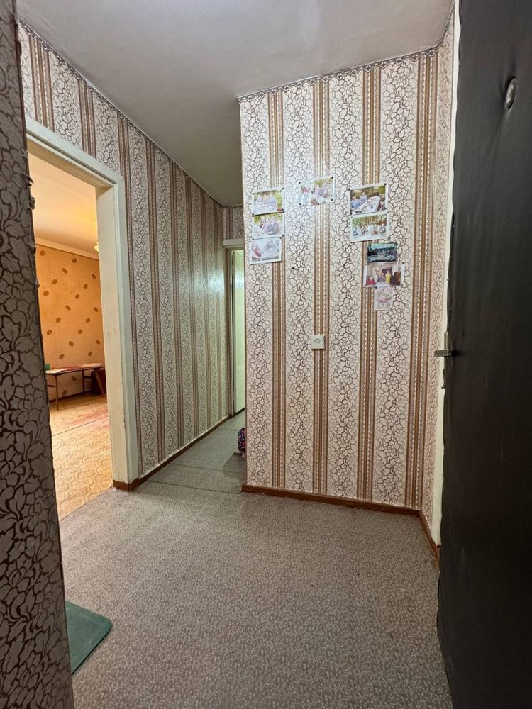 Прадаётся 1х 44м² Октяабирь базар кирпичный дом можно через банк