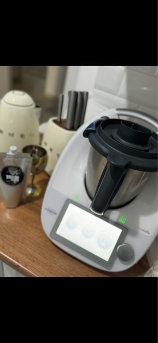 Продаю свои Термомикс 6 в отличном состоянии почти новая