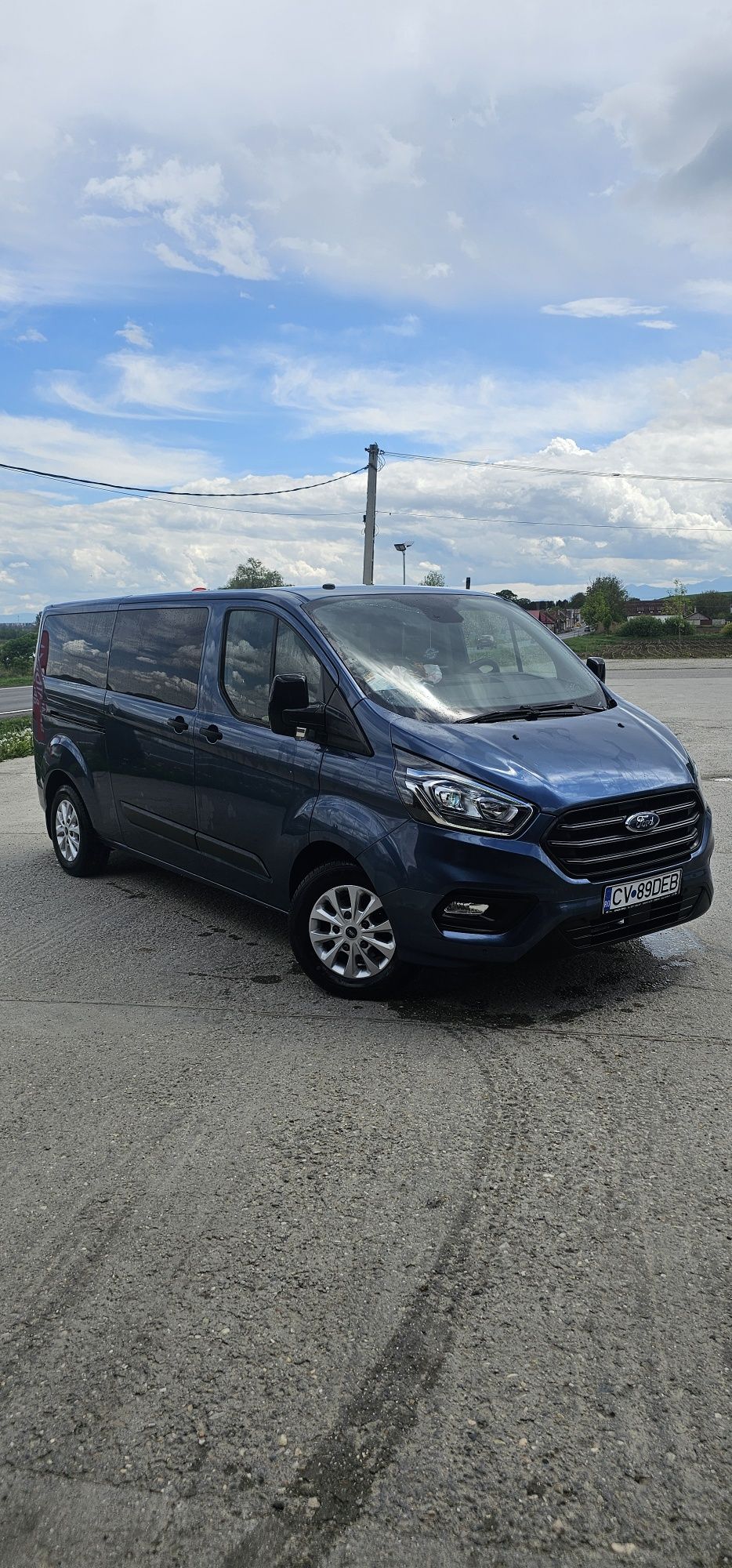 Ford transit custom 2.0 l.    170 cp anul 2020 .8+1 modelling lung
