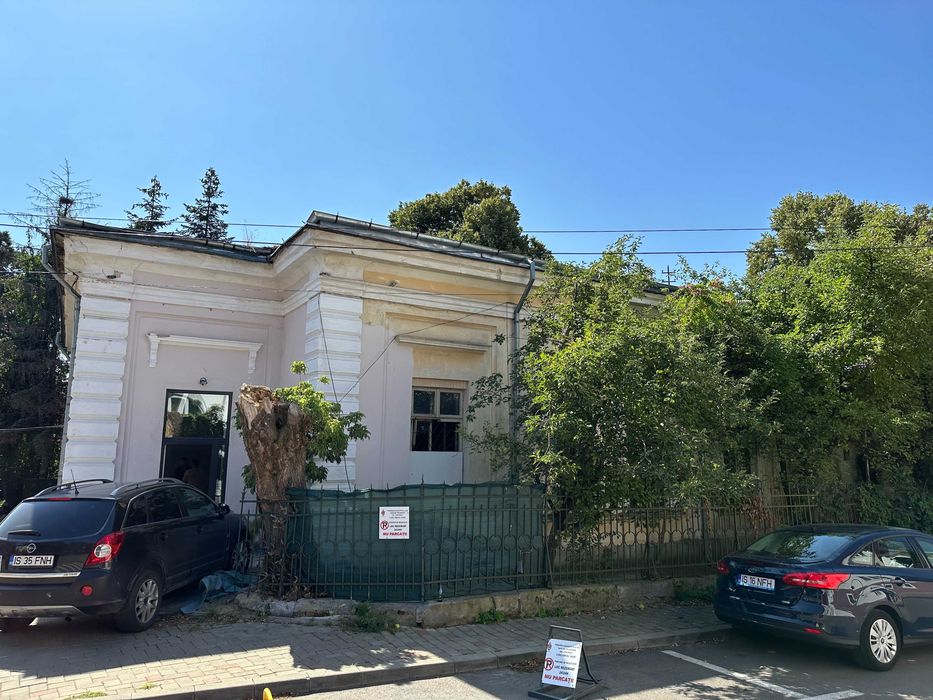 Persoana fizica !! vand casa Centru  !! 1160 Mp !! rate !!