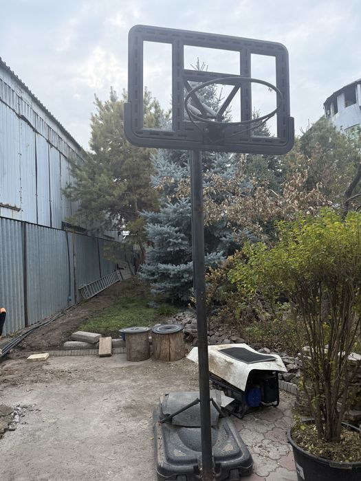 Уличное баскетбольное кольцо